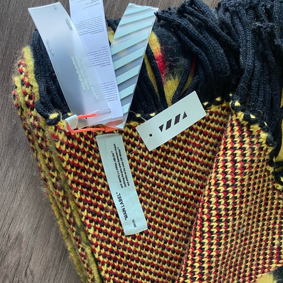 NEW Off-White Logo Scarf *Limited Edition - Picture 8 of 9